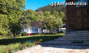 [P11] Treptele din piatră, de la intrarea in biserica mănăstirii Agapia Veche, jud. Neamţ.  » foto by traian.leuca †
 - 
<span class="allrVoted glyphicon glyphicon-heart hidden" id="av422398"></span>
<a class="m-l-10 hidden" id="sv422398" onclick="voting_Foto_DelVot(,422398,4213)" role="button">șterge vot <span class="glyphicon glyphicon-remove"></span></a>
<a id="v9422398" class=" c-red"  onclick="voting_Foto_SetVot(422398)" role="button"><span class="glyphicon glyphicon-heart-empty"></span> <b>LIKE</b> = Votează poza</a> <img class="hidden"  id="f422398W9" src="/imagini/loader.gif" border="0" /><span class="AjErrMes hidden" id="e422398ErM"></span>