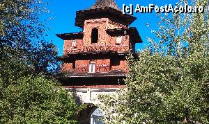 [P20] Etajele clopotniţei de la intrarea în mănăstirea Agapia Veche, jud. Neamţ.  » foto by traian.leuca †
 - 
<span class="allrVoted glyphicon glyphicon-heart hidden" id="av422407"></span>
<a class="m-l-10 hidden" id="sv422407" onclick="voting_Foto_DelVot(,422407,4213)" role="button">șterge vot <span class="glyphicon glyphicon-remove"></span></a>
<a id="v9422407" class=" c-red"  onclick="voting_Foto_SetVot(422407)" role="button"><span class="glyphicon glyphicon-heart-empty"></span> <b>LIKE</b> = Votează poza</a> <img class="hidden"  id="f422407W9" src="/imagini/loader.gif" border="0" /><span class="AjErrMes hidden" id="e422407ErM"></span>