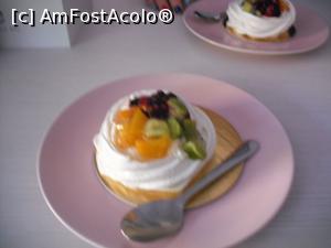 [P39] Pavlova de la Cofetăria Alexandrei.  » foto by Zoazore
 - 
<span class="allrVoted glyphicon glyphicon-heart hidden" id="av1086666"></span>
<a class="m-l-10 hidden" id="sv1086666" onclick="voting_Foto_DelVot(,1086666,4219)" role="button">șterge vot <span class="glyphicon glyphicon-remove"></span></a>
<a id="v91086666" class=" c-red"  onclick="voting_Foto_SetVot(1086666)" role="button"><span class="glyphicon glyphicon-heart-empty"></span> <b>LIKE</b> = Votează poza</a> <img class="hidden"  id="f1086666W9" src="/imagini/loader.gif" border="0" /><span class="AjErrMes hidden" id="e1086666ErM"></span>