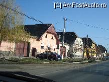 [P01] dinspre Sibiu spre Sighisoara...drumul cu case colorate...frumos. » foto by turist_calatorescu*
 - 
<span class="allrVoted glyphicon glyphicon-heart hidden" id="av33695"></span>
<a class="m-l-10 hidden" id="sv33695" onclick="voting_Foto_DelVot(,33695,4223)" role="button">șterge vot <span class="glyphicon glyphicon-remove"></span></a>
<a id="v933695" class=" c-red"  onclick="voting_Foto_SetVot(33695)" role="button"><span class="glyphicon glyphicon-heart-empty"></span> <b>LIKE</b> = Votează poza</a> <img class="hidden"  id="f33695W9" src="/imagini/loader.gif" border="0" /><span class="AjErrMes hidden" id="e33695ErM"></span>