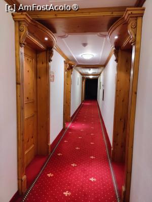 [P12] Hotel Mercure Binderbubi; holul unde se aflau camerele noastre » foto by crismis
 - 
<span class="allrVoted glyphicon glyphicon-heart hidden" id="av1478976"></span>
<a class="m-l-10 hidden" id="sv1478976" onclick="voting_Foto_DelVot(,1478976,4223)" role="button">șterge vot <span class="glyphicon glyphicon-remove"></span></a>
<a id="v91478976" class=" c-red"  onclick="voting_Foto_SetVot(1478976)" role="button"><span class="glyphicon glyphicon-heart-empty"></span> <b>LIKE</b> = Votează poza</a> <img class="hidden"  id="f1478976W9" src="/imagini/loader.gif" border="0" /><span class="AjErrMes hidden" id="e1478976ErM"></span>