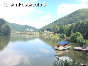 [P17] Hotel Orizont Cozia. Cu vaporasul pe Olt.  » foto by Floria
 - 
<span class="allrVoted glyphicon glyphicon-heart hidden" id="av1034942"></span>
<a class="m-l-10 hidden" id="sv1034942" onclick="voting_Foto_DelVot(,1034942,4242)" role="button">șterge vot <span class="glyphicon glyphicon-remove"></span></a>
<a id="v91034942" class=" c-red"  onclick="voting_Foto_SetVot(1034942)" role="button"><span class="glyphicon glyphicon-heart-empty"></span> <b>LIKE</b> = Votează poza</a> <img class="hidden"  id="f1034942W9" src="/imagini/loader.gif" border="0" /><span class="AjErrMes hidden" id="e1034942ErM"></span>