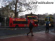 [P04] Autobuz cu etaj deschis pentru circuitul turistic - erau cativa temerari la etaj, printre care si eu, dar nu vi-l recomand iarna. » foto by vini
 - 
<span class="allrVoted glyphicon glyphicon-heart hidden" id="av38377"></span>
<a class="m-l-10 hidden" id="sv38377" onclick="voting_Foto_DelVot(,38377,4261)" role="button">șterge vot <span class="glyphicon glyphicon-remove"></span></a>
<a id="v938377" class=" c-red"  onclick="voting_Foto_SetVot(38377)" role="button"><span class="glyphicon glyphicon-heart-empty"></span> <b>LIKE</b> = Votează poza</a> <img class="hidden"  id="f38377W9" src="/imagini/loader.gif" border="0" /><span class="AjErrMes hidden" id="e38377ErM"></span>