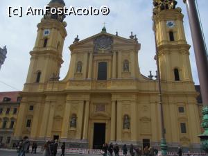[P06] Theatine Church, in Odeonsplatz » foto by georgiana2002
 - 
<span class="allrVoted glyphicon glyphicon-heart hidden" id="av991210"></span>
<a class="m-l-10 hidden" id="sv991210" onclick="voting_Foto_DelVot(,991210,4310)" role="button">șterge vot <span class="glyphicon glyphicon-remove"></span></a>
<a id="v9991210" class=" c-red"  onclick="voting_Foto_SetVot(991210)" role="button"><span class="glyphicon glyphicon-heart-empty"></span> <b>LIKE</b> = Votează poza</a> <img class="hidden"  id="f991210W9" src="/imagini/loader.gif" border="0" /><span class="AjErrMes hidden" id="e991210ErM"></span>