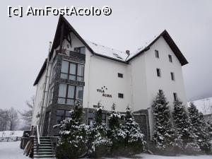 [P03] Intrarea in Vila Alisa, foto din parcarea pensiunii. » foto by sebi1970
 - 
<span class="allrVoted glyphicon glyphicon-heart hidden" id="av1215138"></span>
<a class="m-l-10 hidden" id="sv1215138" onclick="voting_Foto_DelVot(,1215138,4317)" role="button">șterge vot <span class="glyphicon glyphicon-remove"></span></a>
<a id="v91215138" class=" c-red"  onclick="voting_Foto_SetVot(1215138)" role="button"><span class="glyphicon glyphicon-heart-empty"></span> <b>LIKE</b> = Votează poza</a> <img class="hidden"  id="f1215138W9" src="/imagini/loader.gif" border="0" /><span class="AjErrMes hidden" id="e1215138ErM"></span>
