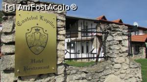 [P10] Așa arată pseudo-monumentul istoric 'Castelul Lupilor'.  » foto by Miriam
 - 
<span class="allrVoted glyphicon glyphicon-heart hidden" id="av731559"></span>
<a class="m-l-10 hidden" id="sv731559" onclick="voting_Foto_DelVot(,731559,4346)" role="button">șterge vot <span class="glyphicon glyphicon-remove"></span></a>
<a id="v9731559" class=" c-red"  onclick="voting_Foto_SetVot(731559)" role="button"><span class="glyphicon glyphicon-heart-empty"></span> <b>LIKE</b> = Votează poza</a> <img class="hidden"  id="f731559W9" src="/imagini/loader.gif" border="0" /><span class="AjErrMes hidden" id="e731559ErM"></span>