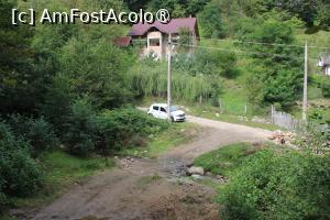 [P35] Mălaia, Vâlcea, Joncțiune dintre Drumul forestier și Strada Valea Satului, se vede mașina și indicatorul pe stâlp... » foto by mprofeanu
 - 
<span class="allrVoted glyphicon glyphicon-heart hidden" id="av1396895"></span>
<a class="m-l-10 hidden" id="sv1396895" onclick="voting_Foto_DelVot(,1396895,4398)" role="button">șterge vot <span class="glyphicon glyphicon-remove"></span></a>
<a id="v91396895" class=" c-red"  onclick="voting_Foto_SetVot(1396895)" role="button"><span class="glyphicon glyphicon-heart-empty"></span> <b>LIKE</b> = Votează poza</a> <img class="hidden"  id="f1396895W9" src="/imagini/loader.gif" border="0" /><span class="AjErrMes hidden" id="e1396895ErM"></span>