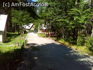 [P29] Vilisoara din spatele Hotelului Lotru » foto by Yoda
 - 
<span class="allrVoted glyphicon glyphicon-heart hidden" id="av1281974"></span>
<a class="m-l-10 hidden" id="sv1281974" onclick="voting_Foto_DelVot(,1281974,4398)" role="button">șterge vot <span class="glyphicon glyphicon-remove"></span></a>
<a id="v91281974" class=" c-red"  onclick="voting_Foto_SetVot(1281974)" role="button"><span class="glyphicon glyphicon-heart-empty"></span> <b>LIKE</b> = Votează poza</a> <img class="hidden"  id="f1281974W9" src="/imagini/loader.gif" border="0" /><span class="AjErrMes hidden" id="e1281974ErM"></span>