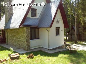 [P35] Vilisoara renovata din spatele Hotelului Lotru » foto by Yoda
 - 
<span class="allrVoted glyphicon glyphicon-heart hidden" id="av1281980"></span>
<a class="m-l-10 hidden" id="sv1281980" onclick="voting_Foto_DelVot(,1281980,4398)" role="button">șterge vot <span class="glyphicon glyphicon-remove"></span></a>
<a id="v91281980" class=" c-red"  onclick="voting_Foto_SetVot(1281980)" role="button"><span class="glyphicon glyphicon-heart-empty"></span> <b>LIKE</b> = Votează poza</a> <img class="hidden"  id="f1281980W9" src="/imagini/loader.gif" border="0" /><span class="AjErrMes hidden" id="e1281980ErM"></span>