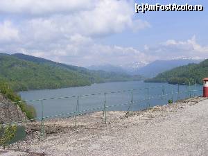[P16] Lacul padurile si muntii, cu caciuli de zapada, vazuti de pe prima platforma.  » foto by liviu49
 - 
<span class="allrVoted glyphicon glyphicon-heart hidden" id="av640518"></span>
<a class="m-l-10 hidden" id="sv640518" onclick="voting_Foto_DelVot(,640518,4399)" role="button">șterge vot <span class="glyphicon glyphicon-remove"></span></a>
<a id="v9640518" class=" c-red"  onclick="voting_Foto_SetVot(640518)" role="button"><span class="glyphicon glyphicon-heart-empty"></span> <b>LIKE</b> = Votează poza</a> <img class="hidden"  id="f640518W9" src="/imagini/loader.gif" border="0" /><span class="AjErrMes hidden" id="e640518ErM"></span>