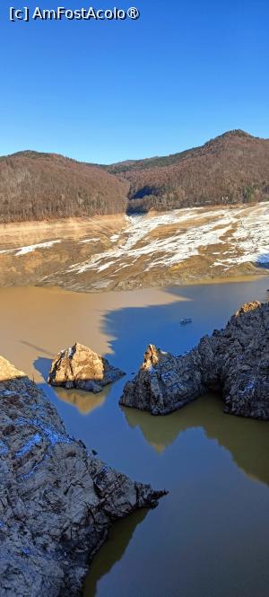 [P09] Se văd stâncile...și vaporașul de „jucărie”. » foto by tata123 🔱
 - 
<span class="allrVoted glyphicon glyphicon-heart hidden" id="av1514783"></span>
<a class="m-l-10 hidden" id="sv1514783" onclick="voting_Foto_DelVot(,1514783,4399)" role="button">șterge vot <span class="glyphicon glyphicon-remove"></span></a>
<a id="v91514783" class=" c-red"  onclick="voting_Foto_SetVot(1514783)" role="button"><span class="glyphicon glyphicon-heart-empty"></span> <b>LIKE</b> = Votează poza</a> <img class="hidden"  id="f1514783W9" src="/imagini/loader.gif" border="0" /><span class="AjErrMes hidden" id="e1514783ErM"></span>