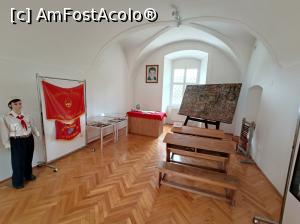 [P10] Sală de clasă în epoca comunistă. » foto by tata123 🔱
 - 
<span class="allrVoted glyphicon glyphicon-heart hidden" id="av1344077"></span>
<a class="m-l-10 hidden" id="sv1344077" onclick="voting_Foto_DelVot(,1344077,4402)" role="button">șterge vot <span class="glyphicon glyphicon-remove"></span></a>
<a id="v91344077" class=" c-red"  onclick="voting_Foto_SetVot(1344077)" role="button"><span class="glyphicon glyphicon-heart-empty"></span> <b>LIKE</b> = Votează poza</a> <img class="hidden"  id="f1344077W9" src="/imagini/loader.gif" border="0" /><span class="AjErrMes hidden" id="e1344077ErM"></span>