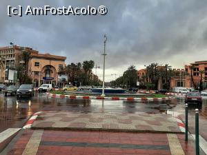[P36] Plaza Guéliz » foto by adso
 - 
<span class="allrVoted glyphicon glyphicon-heart hidden" id="av1528093"></span>
<a class="m-l-10 hidden" id="sv1528093" onclick="voting_Foto_DelVot(,1528093,4416)" role="button">șterge vot <span class="glyphicon glyphicon-remove"></span></a>
<a id="v91528093" class=" c-red"  onclick="voting_Foto_SetVot(1528093)" role="button"><span class="glyphicon glyphicon-heart-empty"></span> <b>LIKE</b> = Votează poza</a> <img class="hidden"  id="f1528093W9" src="/imagini/loader.gif" border="0" /><span class="AjErrMes hidden" id="e1528093ErM"></span>
