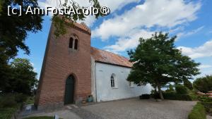 [P65] De prin sate / biserica din Lingby » foto by Dragoș_MD
 - 
<span class="allrVoted glyphicon glyphicon-heart hidden" id="av1512583"></span>
<a class="m-l-10 hidden" id="sv1512583" onclick="voting_Foto_DelVot(,1512583,4424)" role="button">șterge vot <span class="glyphicon glyphicon-remove"></span></a>
<a id="v91512583" class=" c-red"  onclick="voting_Foto_SetVot(1512583)" role="button"><span class="glyphicon glyphicon-heart-empty"></span> <b>LIKE</b> = Votează poza</a> <img class="hidden"  id="f1512583W9" src="/imagini/loader.gif" border="0" /><span class="AjErrMes hidden" id="e1512583ErM"></span>