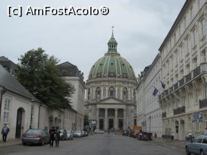[P07] Biserica de marmură (Marmorkirken sau Biserica lui Frederik) de lângă Palatul Amalienborg » foto by Aurici
 - 
<span class="allrVoted glyphicon glyphicon-heart hidden" id="av792240"></span>
<a class="m-l-10 hidden" id="sv792240" onclick="voting_Foto_DelVot(,792240,4424)" role="button">șterge vot <span class="glyphicon glyphicon-remove"></span></a>
<a id="v9792240" class=" c-red"  onclick="voting_Foto_SetVot(792240)" role="button"><span class="glyphicon glyphicon-heart-empty"></span> <b>LIKE</b> = Votează poza</a> <img class="hidden"  id="f792240W9" src="/imagini/loader.gif" border="0" /><span class="AjErrMes hidden" id="e792240ErM"></span>