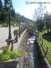 [P15] Parcarea cu lampioane e mare iar paraul Homorod trece in mici cascade pe langa pensiune » foto by dorgo
 - 
<span class="allrVoted glyphicon glyphicon-heart hidden" id="av107253"></span>
<a class="m-l-10 hidden" id="sv107253" onclick="voting_Foto_DelVot(,107253,4456)" role="button">șterge vot <span class="glyphicon glyphicon-remove"></span></a>
<a id="v9107253" class=" c-red"  onclick="voting_Foto_SetVot(107253)" role="button"><span class="glyphicon glyphicon-heart-empty"></span> <b>LIKE</b> = Votează poza</a> <img class="hidden"  id="f107253W9" src="/imagini/loader.gif" border="0" /><span class="AjErrMes hidden" id="e107253ErM"></span>