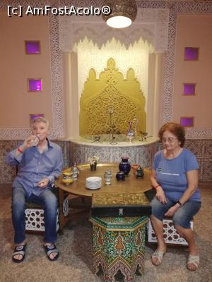 [P12] Intrarea extrem de atractiva in restaurantul oriental » foto by Corina711
 - 
<span class="allrVoted glyphicon glyphicon-heart hidden" id="av1113256"></span>
<a class="m-l-10 hidden" id="sv1113256" onclick="voting_Foto_DelVot(,1113256,4459)" role="button">șterge vot <span class="glyphicon glyphicon-remove"></span></a>
<a id="v91113256" class=" c-red"  onclick="voting_Foto_SetVot(1113256)" role="button"><span class="glyphicon glyphicon-heart-empty"></span> <b>LIKE</b> = Votează poza</a> <img class="hidden"  id="f1113256W9" src="/imagini/loader.gif" border="0" /><span class="AjErrMes hidden" id="e1113256ErM"></span>