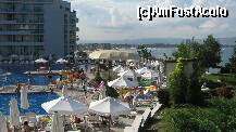 [P01] de aici se vede plaja care face legatura cu cealalta statiune suuny beach,aici vedeti o parte din hotel si piscina » foto by mikulis
 - 
<span class="allrVoted glyphicon glyphicon-heart hidden" id="av181206"></span>
<a class="m-l-10 hidden" id="sv181206" onclick="voting_Foto_DelVot(,181206,4490)" role="button">șterge vot <span class="glyphicon glyphicon-remove"></span></a>
<a id="v9181206" class=" c-red"  onclick="voting_Foto_SetVot(181206)" role="button"><span class="glyphicon glyphicon-heart-empty"></span> <b>LIKE</b> = Votează poza</a> <img class="hidden"  id="f181206W9" src="/imagini/loader.gif" border="0" /><span class="AjErrMes hidden" id="e181206ErM"></span>