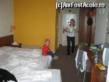 [P33] Aici puteti observa cat de mare era camera,se observa cele 3 paturi,cel din primplan era asa zisul pat pt copil ,de fapt era un mare fotoliu pat,in care am dormit eu. » foto by mikulis
 - 
<span class="allrVoted glyphicon glyphicon-heart hidden" id="av193202"></span>
<a class="m-l-10 hidden" id="sv193202" onclick="voting_Foto_DelVot(,193202,4490)" role="button">șterge vot <span class="glyphicon glyphicon-remove"></span></a>
<a id="v9193202" class=" c-red"  onclick="voting_Foto_SetVot(193202)" role="button"><span class="glyphicon glyphicon-heart-empty"></span> <b>LIKE</b> = Votează poza</a> <img class="hidden"  id="f193202W9" src="/imagini/loader.gif" border="0" /><span class="AjErrMes hidden" id="e193202ErM"></span>