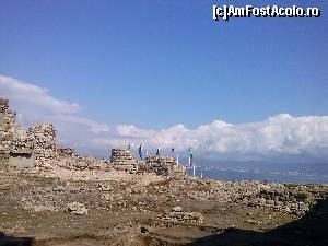 [P53] Ruinele vechiului castel, în fundal SUNNY BEACH.  » foto by csm34
 - 
<span class="allrVoted glyphicon glyphicon-heart hidden" id="av515166"></span>
<a class="m-l-10 hidden" id="sv515166" onclick="voting_Foto_DelVot(,515166,4490)" role="button">șterge vot <span class="glyphicon glyphicon-remove"></span></a>
<a id="v9515166" class=" c-red"  onclick="voting_Foto_SetVot(515166)" role="button"><span class="glyphicon glyphicon-heart-empty"></span> <b>LIKE</b> = Votează poza</a> <img class="hidden"  id="f515166W9" src="/imagini/loader.gif" border="0" /><span class="AjErrMes hidden" id="e515166ErM"></span>