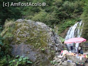 [P29] Iată și taraba așezată la câțiva metri de cascadă. M-aș bucura ca la anul din acest unghi să pot fotografia numai cascada. » foto by Floryn81
 - 
<span class="allrVoted glyphicon glyphicon-heart hidden" id="av792679"></span>
<a class="m-l-10 hidden" id="sv792679" onclick="voting_Foto_DelVot(,792679,4537)" role="button">șterge vot <span class="glyphicon glyphicon-remove"></span></a>
<a id="v9792679" class=" c-red"  onclick="voting_Foto_SetVot(792679)" role="button"><span class="glyphicon glyphicon-heart-empty"></span> <b>LIKE</b> = Votează poza</a> <img class="hidden"  id="f792679W9" src="/imagini/loader.gif" border="0" /><span class="AjErrMes hidden" id="e792679ErM"></span>