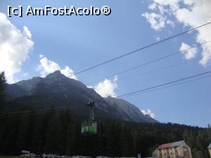 [P04] În drumul nostru către cascada Urlătoarea am admirat telecabinele care urcau și coborau necontenit.  » foto by Floryn81
 - 
<span class="allrVoted glyphicon glyphicon-heart hidden" id="av792654"></span>
<a class="m-l-10 hidden" id="sv792654" onclick="voting_Foto_DelVot(,792654,4537)" role="button">șterge vot <span class="glyphicon glyphicon-remove"></span></a>
<a id="v9792654" class=" c-red"  onclick="voting_Foto_SetVot(792654)" role="button"><span class="glyphicon glyphicon-heart-empty"></span> <b>LIKE</b> = Votează poza</a> <img class="hidden"  id="f792654W9" src="/imagini/loader.gif" border="0" /><span class="AjErrMes hidden" id="e792654ErM"></span>
