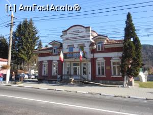[P13] Bușteni - În centru, Casa Româno-Franceză.  » foto by iulianic
 - 
<span class="allrVoted glyphicon glyphicon-heart hidden" id="av1034704"></span>
<a class="m-l-10 hidden" id="sv1034704" onclick="voting_Foto_DelVot(,1034704,4537)" role="button">șterge vot <span class="glyphicon glyphicon-remove"></span></a>
<a id="v91034704" class=" c-red"  onclick="voting_Foto_SetVot(1034704)" role="button"><span class="glyphicon glyphicon-heart-empty"></span> <b>LIKE</b> = Votează poza</a> <img class="hidden"  id="f1034704W9" src="/imagini/loader.gif" border="0" /><span class="AjErrMes hidden" id="e1034704ErM"></span>