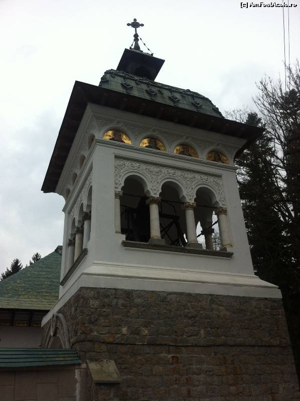 [P34] Clopotnița de la intrarea în Mănăstire » foto by Yersinia Pestis
 - 
<span class="allrVoted glyphicon glyphicon-heart hidden" id="av603330"></span>
<a class="m-l-10 hidden" id="sv603330" onclick="voting_Foto_DelVot(,603330,4537)" role="button">șterge vot <span class="glyphicon glyphicon-remove"></span></a>
<a id="v9603330" class=" c-red"  onclick="voting_Foto_SetVot(603330)" role="button"><span class="glyphicon glyphicon-heart-empty"></span> <b>LIKE</b> = Votează poza</a> <img class="hidden"  id="f603330W9" src="/imagini/loader.gif" border="0" /><span class="AjErrMes hidden" id="e603330ErM"></span>
