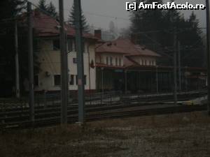 [P15] GARA BUSTENI-VEDERE DINSPRE CASTELUL CANTACUZINO » foto by ile57b
 - 
<span class="allrVoted glyphicon glyphicon-heart hidden" id="av579819"></span>
<a class="m-l-10 hidden" id="sv579819" onclick="voting_Foto_DelVot(,579819,4537)" role="button">șterge vot <span class="glyphicon glyphicon-remove"></span></a>
<a id="v9579819" class=" c-red"  onclick="voting_Foto_SetVot(579819)" role="button"><span class="glyphicon glyphicon-heart-empty"></span> <b>LIKE</b> = Votează poza</a> <img class="hidden"  id="f579819W9" src="/imagini/loader.gif" border="0" /><span class="AjErrMes hidden" id="e579819ErM"></span>