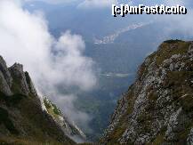 [P21] Vedere spre Busteni printre stancile de langa Crucea Eroilor de pe Caraiman » foto by ascent
 - 
<span class="allrVoted glyphicon glyphicon-heart hidden" id="av159335"></span>
<a class="m-l-10 hidden" id="sv159335" onclick="voting_Foto_DelVot(,159335,4537)" role="button">șterge vot <span class="glyphicon glyphicon-remove"></span></a>
<a id="v9159335" class=" c-red"  onclick="voting_Foto_SetVot(159335)" role="button"><span class="glyphicon glyphicon-heart-empty"></span> <b>LIKE</b> = Votează poza</a> <img class="hidden"  id="f159335W9" src="/imagini/loader.gif" border="0" /><span class="AjErrMes hidden" id="e159335ErM"></span>