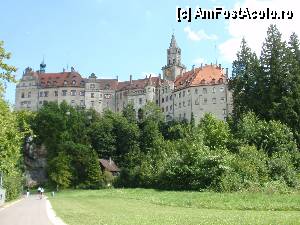 [P04] Castelul vazut de pe malul Dunarii » foto by ciprian.dima
 - 
<span class="allrVoted glyphicon glyphicon-heart hidden" id="av358400"></span>
<a class="m-l-10 hidden" id="sv358400" onclick="voting_Foto_DelVot(,358400,4539)" role="button">șterge vot <span class="glyphicon glyphicon-remove"></span></a>
<a id="v9358400" class=" c-red"  onclick="voting_Foto_SetVot(358400)" role="button"><span class="glyphicon glyphicon-heart-empty"></span> <b>LIKE</b> = Votează poza</a> <img class="hidden"  id="f358400W9" src="/imagini/loader.gif" border="0" /><span class="AjErrMes hidden" id="e358400ErM"></span>