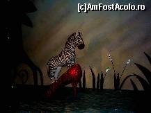 [P10] Girafa aflata in pantof pe apa » foto by dananecula*
 - 
<span class="allrVoted glyphicon glyphicon-heart hidden" id="av41415"></span>
<a class="m-l-10 hidden" id="sv41415" onclick="voting_Foto_DelVot(,41415,4541)" role="button">șterge vot <span class="glyphicon glyphicon-remove"></span></a>
<a id="v941415" class=" c-red"  onclick="voting_Foto_SetVot(41415)" role="button"><span class="glyphicon glyphicon-heart-empty"></span> <b>LIKE</b> = Votează poza</a> <img class="hidden"  id="f41415W9" src="/imagini/loader.gif" border="0" /><span class="AjErrMes hidden" id="e41415ErM"></span>