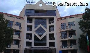 [P16] Park Hotel Odessos de pe strada comercială din mijlocul staţiunii. Nisipurile de Aur, Bulgaria.  » foto by traian.leuca †
 - 
<span class="allrVoted glyphicon glyphicon-heart hidden" id="av426132"></span>
<a class="m-l-10 hidden" id="sv426132" onclick="voting_Foto_DelVot(,426132,4546)" role="button">șterge vot <span class="glyphicon glyphicon-remove"></span></a>
<a id="v9426132" class=" c-red"  onclick="voting_Foto_SetVot(426132)" role="button"><span class="glyphicon glyphicon-heart-empty"></span> <b>LIKE</b> = Votează poza</a> <img class="hidden"  id="f426132W9" src="/imagini/loader.gif" border="0" /><span class="AjErrMes hidden" id="e426132ErM"></span>