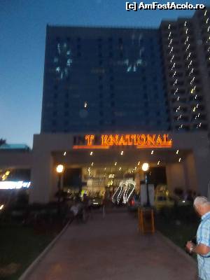 [P14] Hotel Internațional***** seara.  » foto by amalia80
 - 
<span class="allrVoted glyphicon glyphicon-heart hidden" id="av655982"></span>
<a class="m-l-10 hidden" id="sv655982" onclick="voting_Foto_DelVot(,655982,4546)" role="button">șterge vot <span class="glyphicon glyphicon-remove"></span></a>
<a id="v9655982" class=" c-red"  onclick="voting_Foto_SetVot(655982)" role="button"><span class="glyphicon glyphicon-heart-empty"></span> <b>LIKE</b> = Votează poza</a> <img class="hidden"  id="f655982W9" src="/imagini/loader.gif" border="0" /><span class="AjErrMes hidden" id="e655982ErM"></span>