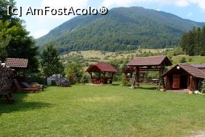 [P14] Vedere din gradina mirifica din spatele pensiunii (4)  » foto by a_vlad2009
 - 
<span class="allrVoted glyphicon glyphicon-heart hidden" id="av890789"></span>
<a class="m-l-10 hidden" id="sv890789" onclick="voting_Foto_DelVot(,890789,4548)" role="button">șterge vot <span class="glyphicon glyphicon-remove"></span></a>
<a id="v9890789" class=" c-red"  onclick="voting_Foto_SetVot(890789)" role="button"><span class="glyphicon glyphicon-heart-empty"></span> <b>LIKE</b> = Votează poza</a> <img class="hidden"  id="f890789W9" src="/imagini/loader.gif" border="0" /><span class="AjErrMes hidden" id="e890789ErM"></span>