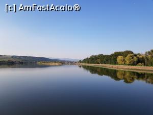 [P19] Lacul de acumulare de pe râul Jiu - o oglindă naturală de mari dimensiuni.  » foto by Floryn81
 - 
<span class="allrVoted glyphicon glyphicon-heart hidden" id="av1134737"></span>
<a class="m-l-10 hidden" id="sv1134737" onclick="voting_Foto_DelVot(,1134737,4551)" role="button">șterge vot <span class="glyphicon glyphicon-remove"></span></a>
<a id="v91134737" class=" c-red"  onclick="voting_Foto_SetVot(1134737)" role="button"><span class="glyphicon glyphicon-heart-empty"></span> <b>LIKE</b> = Votează poza</a> <img class="hidden"  id="f1134737W9" src="/imagini/loader.gif" border="0" /><span class="AjErrMes hidden" id="e1134737ErM"></span>