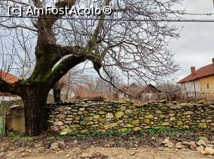 [P20] Gard vechi din piatră de râu. » foto by tata123 🔱
 - 
<span class="allrVoted glyphicon glyphicon-heart hidden" id="av1351243"></span>
<a class="m-l-10 hidden" id="sv1351243" onclick="voting_Foto_DelVot(,1351243,4551)" role="button">șterge vot <span class="glyphicon glyphicon-remove"></span></a>
<a id="v91351243" class=" c-red"  onclick="voting_Foto_SetVot(1351243)" role="button"><span class="glyphicon glyphicon-heart-empty"></span> <b>LIKE</b> = Votează poza</a> <img class="hidden"  id="f1351243W9" src="/imagini/loader.gif" border="0" /><span class="AjErrMes hidden" id="e1351243ErM"></span>
