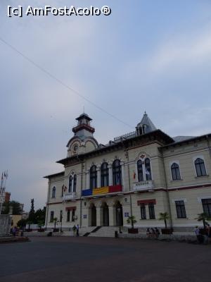 [P05] „Palatul Comunal”, actuala Prefectură - Târgu Jiu.  » foto by tata123 🔱
 - 
<span class="allrVoted glyphicon glyphicon-heart hidden" id="av915519"></span>
<a class="m-l-10 hidden" id="sv915519" onclick="voting_Foto_DelVot(,915519,4551)" role="button">șterge vot <span class="glyphicon glyphicon-remove"></span></a>
<a id="v9915519" class=" c-red"  onclick="voting_Foto_SetVot(915519)" role="button"><span class="glyphicon glyphicon-heart-empty"></span> <b>LIKE</b> = Votează poza</a> <img class="hidden"  id="f915519W9" src="/imagini/loader.gif" border="0" /><span class="AjErrMes hidden" id="e915519ErM"></span>