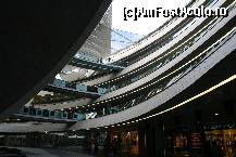 [P18] Istanbul - in interior la Kanyon mall. » foto by presario
 - 
<span class="allrVoted glyphicon glyphicon-heart hidden" id="av76290"></span>
<a class="m-l-10 hidden" id="sv76290" onclick="voting_Foto_DelVot(,76290,4598)" role="button">șterge vot <span class="glyphicon glyphicon-remove"></span></a>
<a id="v976290" class=" c-red"  onclick="voting_Foto_SetVot(76290)" role="button"><span class="glyphicon glyphicon-heart-empty"></span> <b>LIKE</b> = Votează poza</a> <img class="hidden"  id="f76290W9" src="/imagini/loader.gif" border="0" /><span class="AjErrMes hidden" id="e76290ErM"></span>