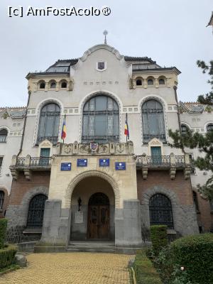[P03] Târgu Mureș,palatul administrativ » foto by AZE
 - 
<span class="allrVoted glyphicon glyphicon-heart hidden" id="av1396580"></span>
<a class="m-l-10 hidden" id="sv1396580" onclick="voting_Foto_DelVot(,1396580,4629)" role="button">șterge vot <span class="glyphicon glyphicon-remove"></span></a>
<a id="v91396580" class=" c-red"  onclick="voting_Foto_SetVot(1396580)" role="button"><span class="glyphicon glyphicon-heart-empty"></span> <b>LIKE</b> = Votează poza</a> <img class="hidden"  id="f1396580W9" src="/imagini/loader.gif" border="0" /><span class="AjErrMes hidden" id="e1396580ErM"></span>