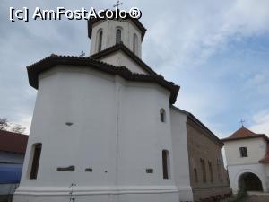 [P18] Mănăstirea Strâmbu-Găiseni - biserica și clopotnița.  » foto by tata123 🔱
 - 
<span class="allrVoted glyphicon glyphicon-heart hidden" id="av813435"></span>
<a class="m-l-10 hidden" id="sv813435" onclick="voting_Foto_DelVot(,813435,4638)" role="button">șterge vot <span class="glyphicon glyphicon-remove"></span></a>
<a id="v9813435" class=" c-red"  onclick="voting_Foto_SetVot(813435)" role="button"><span class="glyphicon glyphicon-heart-empty"></span> <b>LIKE</b> = Votează poza</a> <img class="hidden"  id="f813435W9" src="/imagini/loader.gif" border="0" /><span class="AjErrMes hidden" id="e813435ErM"></span>