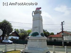 [P36] Moreni - Monumentul eroilor din Primul Război Mondial » foto by Carmen Ion
 - 
<span class="allrVoted glyphicon glyphicon-heart hidden" id="av1172657"></span>
<a class="m-l-10 hidden" id="sv1172657" onclick="voting_Foto_DelVot(,1172657,4656)" role="button">șterge vot <span class="glyphicon glyphicon-remove"></span></a>
<a id="v91172657" class=" c-red"  onclick="voting_Foto_SetVot(1172657)" role="button"><span class="glyphicon glyphicon-heart-empty"></span> <b>LIKE</b> = Votează poza</a> <img class="hidden"  id="f1172657W9" src="/imagini/loader.gif" border="0" /><span class="AjErrMes hidden" id="e1172657ErM"></span>