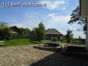 [P61] Conacul Pană Filipescu - ieșirea nordică din conac, cu ghețăria în fundal » foto by Carmen Ion
 - 
<span class="allrVoted glyphicon glyphicon-heart hidden" id="av1172682"></span>
<a class="m-l-10 hidden" id="sv1172682" onclick="voting_Foto_DelVot(,1172682,4656)" role="button">șterge vot <span class="glyphicon glyphicon-remove"></span></a>
<a id="v91172682" class=" c-red"  onclick="voting_Foto_SetVot(1172682)" role="button"><span class="glyphicon glyphicon-heart-empty"></span> <b>LIKE</b> = Votează poza</a> <img class="hidden"  id="f1172682W9" src="/imagini/loader.gif" border="0" /><span class="AjErrMes hidden" id="e1172682ErM"></span>