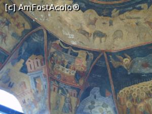 [P67] Biserica Sf. Trei Ierarhi din Filipeștii de Pădure - picturi murale din pridvor de Pârvu Mutu » foto by Carmen Ion
 - 
<span class="allrVoted glyphicon glyphicon-heart hidden" id="av1172688"></span>
<a class="m-l-10 hidden" id="sv1172688" onclick="voting_Foto_DelVot(,1172688,4656)" role="button">șterge vot <span class="glyphicon glyphicon-remove"></span></a>
<a id="v91172688" class=" c-red"  onclick="voting_Foto_SetVot(1172688)" role="button"><span class="glyphicon glyphicon-heart-empty"></span> <b>LIKE</b> = Votează poza</a> <img class="hidden"  id="f1172688W9" src="/imagini/loader.gif" border="0" /><span class="AjErrMes hidden" id="e1172688ErM"></span>