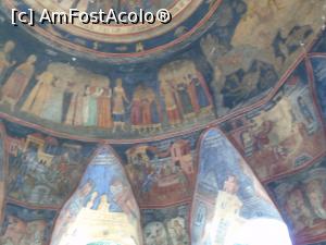 [P70] Biserica Sf. Trei Ierarhi din Filipeștii de Pădure - picturi murale din pridvor de Pârvu Mutu » foto by Carmen Ion
 - 
<span class="allrVoted glyphicon glyphicon-heart hidden" id="av1172691"></span>
<a class="m-l-10 hidden" id="sv1172691" onclick="voting_Foto_DelVot(,1172691,4656)" role="button">șterge vot <span class="glyphicon glyphicon-remove"></span></a>
<a id="v91172691" class=" c-red"  onclick="voting_Foto_SetVot(1172691)" role="button"><span class="glyphicon glyphicon-heart-empty"></span> <b>LIKE</b> = Votează poza</a> <img class="hidden"  id="f1172691W9" src="/imagini/loader.gif" border="0" /><span class="AjErrMes hidden" id="e1172691ErM"></span>