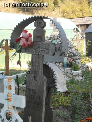 [P29] cruce din lemn din cimitir » foto by zlatna
 - 
<span class="allrVoted glyphicon glyphicon-heart hidden" id="av797189"></span>
<a class="m-l-10 hidden" id="sv797189" onclick="voting_Foto_DelVot(,797189,4666)" role="button">șterge vot <span class="glyphicon glyphicon-remove"></span></a>
<a id="v9797189" class=" c-red"  onclick="voting_Foto_SetVot(797189)" role="button"><span class="glyphicon glyphicon-heart-empty"></span> <b>LIKE</b> = Votează poza</a> <img class="hidden"  id="f797189W9" src="/imagini/loader.gif" border="0" /><span class="AjErrMes hidden" id="e797189ErM"></span>