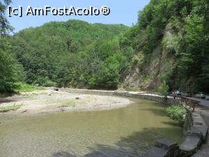 [P05] Aici am traversat spre DJ656, observați și „plaja” din cotul râului Olănești.  » foto by tata123 🔱
 - 
<span class="allrVoted glyphicon glyphicon-heart hidden" id="av759222"></span>
<a class="m-l-10 hidden" id="sv759222" onclick="voting_Foto_DelVot(,759222,4666)" role="button">șterge vot <span class="glyphicon glyphicon-remove"></span></a>
<a id="v9759222" class=" c-red"  onclick="voting_Foto_SetVot(759222)" role="button"><span class="glyphicon glyphicon-heart-empty"></span> <b>LIKE</b> = Votează poza</a> <img class="hidden"  id="f759222W9" src="/imagini/loader.gif" border="0" /><span class="AjErrMes hidden" id="e759222ErM"></span>
