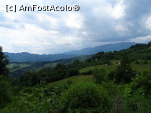 [P19] Apar primele case din satul Gurguiata, Băile Olănești.  » foto by tata123 🔱
 - 
<span class="allrVoted glyphicon glyphicon-heart hidden" id="av986989"></span>
<a class="m-l-10 hidden" id="sv986989" onclick="voting_Foto_DelVot(,986989,4666)" role="button">șterge vot <span class="glyphicon glyphicon-remove"></span></a>
<a id="v9986989" class=" c-red"  onclick="voting_Foto_SetVot(986989)" role="button"><span class="glyphicon glyphicon-heart-empty"></span> <b>LIKE</b> = Votează poza</a> <img class="hidden"  id="f986989W9" src="/imagini/loader.gif" border="0" /><span class="AjErrMes hidden" id="e986989ErM"></span>