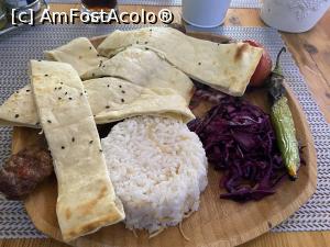 [P05] Restaurantul Green Grill Sinaia. Kebap turcesc, bucatile de carne sunt ascunse sub fasiile de lavas. » foto by Floria
 - 
<span class="allrVoted glyphicon glyphicon-heart hidden" id="av1287901"></span>
<a class="m-l-10 hidden" id="sv1287901" onclick="voting_Foto_DelVot(,1287901,4690)" role="button">șterge vot <span class="glyphicon glyphicon-remove"></span></a>
<a id="v91287901" class=" c-red"  onclick="voting_Foto_SetVot(1287901)" role="button"><span class="glyphicon glyphicon-heart-empty"></span> <b>LIKE</b> = Votează poza</a> <img class="hidden"  id="f1287901W9" src="/imagini/loader.gif" border="0" /><span class="AjErrMes hidden" id="e1287901ErM"></span>