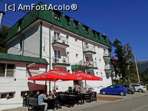 P09 [SEP-2021] Restaurantul Green Grill Sinaia. Hotelul Green Palace de pe strada Tirul cu Porumbei, alaturi de care se afla, intr-un cort turcesc, restaurantul Green Grill.